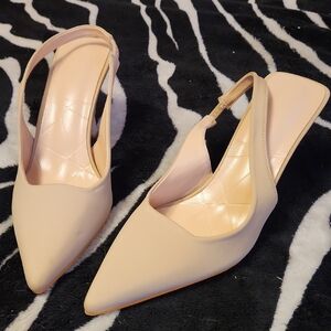 Women's Pointed Slingback Pumps in Nude